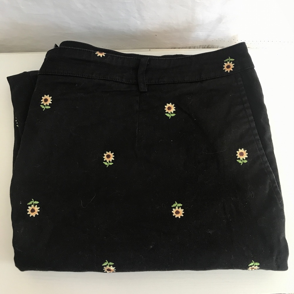 Sunflower Women’s Plus Capris Size 24W (3X)